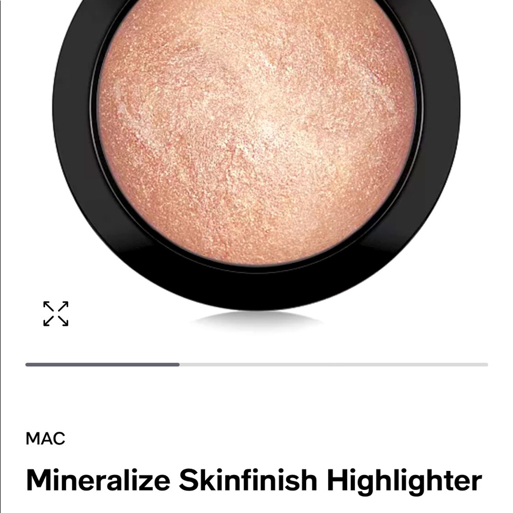 Mac Cosmetics Skin Finish baked Highlighter in ‘Soft and Gentle’